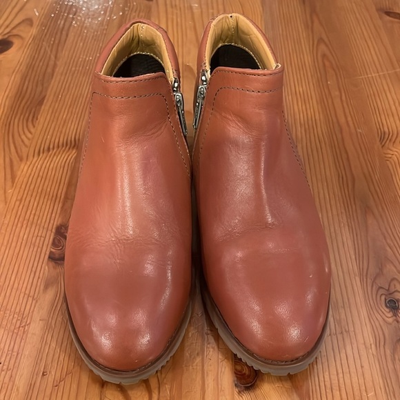 Xena Workwear Womens Bootie Non Slip brown Cognac size 6.5 EUC 37 - Picture 2 of 16